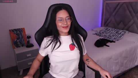 Mia Cristancho online show from 19, 7, 2026