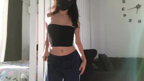 girl next door named Amy online show from 29, 1, 2025