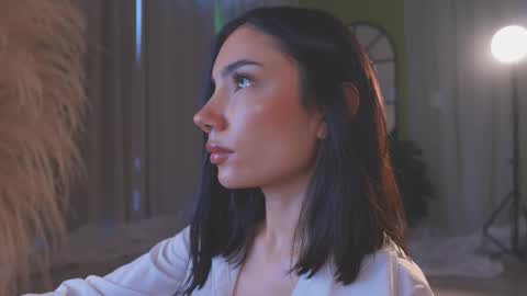 Amy Armstrong online show from 2, 12, 2025