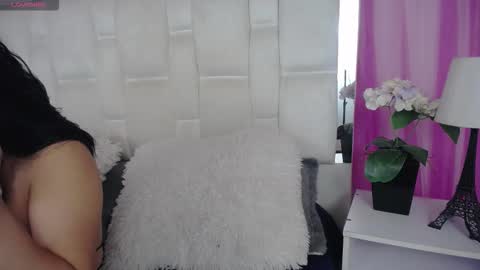 Amy Cortes online show from 12, 10, 2025