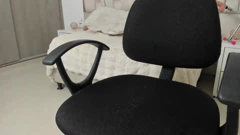 Amy Cortes online show from 25, 10, 2025