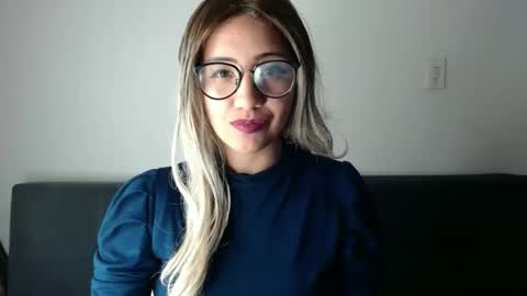 Snapshot of amycosplay99 chatting on 16, 2, 2025 amycosplay99 online show from 16, 2, 2025