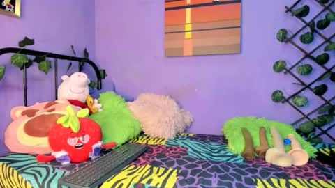 Amy Kamila online show from 27, 10, 2025