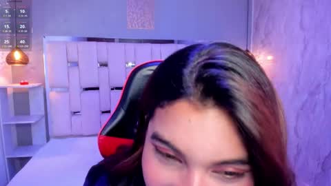 amyevan_ online show from 25, 9, 2025