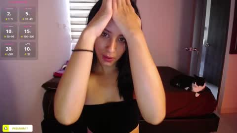 Snapshot of amyharlow_ chatting on 30, 10, 2025 Jenn  online show from 30, 10, 2025