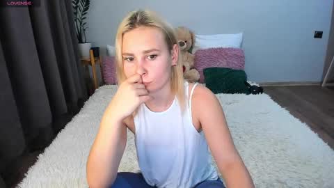 Snapshot of amymilson chatting on 15, 2, 2025 amymilson online show from 15, 2, 2025