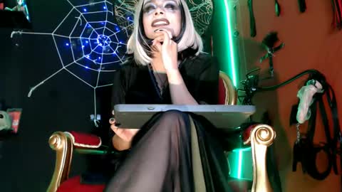 Snapshot of amymistress chatting on 26, 10, 2025 Amy Wong Grey online show from 26, 10, 2025