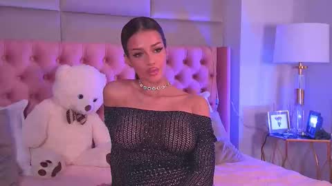 Amyra online show from 3, 10, 2025