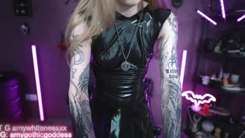 Snapshot of amywhitenessxx chatting on 11, 5, 2026 Amy switch Goddess divine Mistress online show from 11, 5, 2026