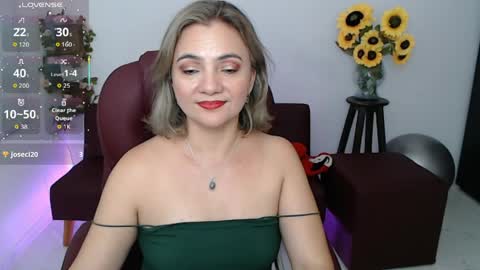 Snapshot of ana_hotmilfx chatting on 24, 4, 2026 ANA online show from 24, 4, 2026