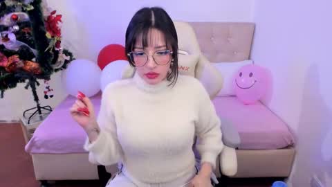 Im anna but you can call me as you want online show from 19, 12, 2025