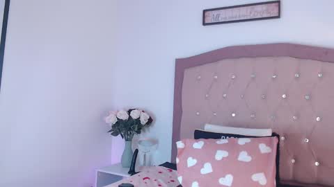 Ana Moon  online show from 28, 2, 2025