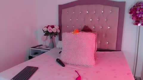 Ana Moon  online show from 8, 1, 2026