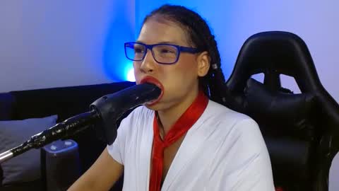 anabel alice gandara  online show from 28, 1, 2025