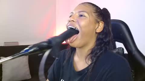 anabel alice gandara  online show from 11, 3, 2025