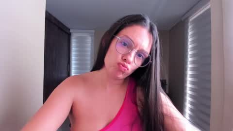 Snapshot of anabel_25 chatting on 9, 12, 2024 Anabel online show from 9, 12, 2024
