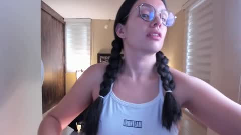 Snapshot of anabel_25 chatting on 1, 1, 2025 Anabel online show from 1, 1, 2025