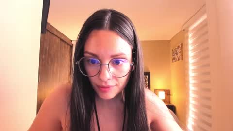 Snapshot of anabel_25 chatting on 4, 2, 2025 Anabel online show from 4, 2, 2025