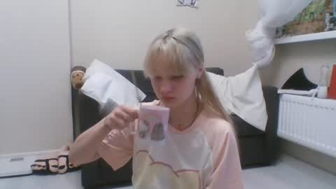 Snapshot of anabelbrando chatting on 23, 7, 2026 Malvina online show from 23, 7, 2026