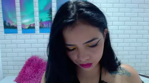 Snapshot of anabella_04 chatting on 17, 10, 2025 anabella_04 online show from 17, 10, 2025