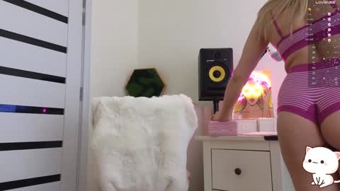 Annie  online show from 27, 1, 2025