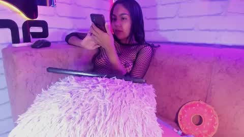 Anna online show from 1, 2, 2025