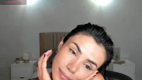 Snapshot of anahenao chatting on 10, 7, 2026 Ana Henao or Annie... Follow me ahenaocb Insta X online show from 10, 7, 2026