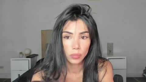 Snapshot of anahenao chatting on 27, 7, 2026 Ana Henao or Annie... Follow me ahenaocb Insta X online show from 27, 7, 2026