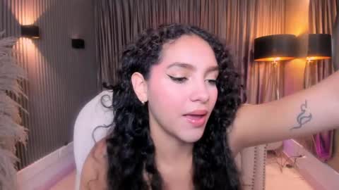 Snapshot of anahi_curlie1 chatting on 2, 6, 2026 Anahi Curlie online show from 2, 6, 2026
