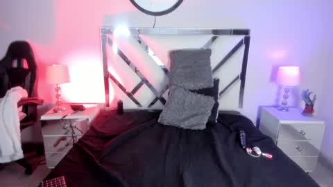 Anah Jones online show from 19, 1, 2025