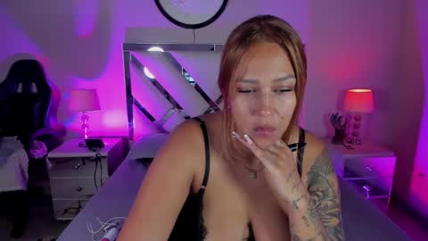 Anah Jones online show from 1, 12, 2025