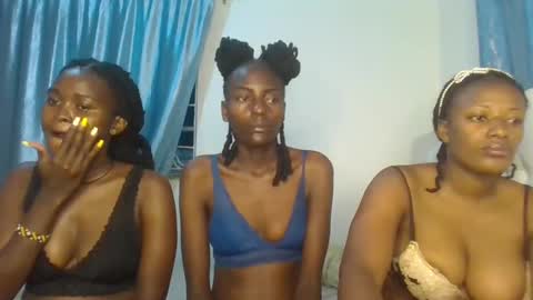 Snapshot of analeia_ chatting on 10, 2, 2025 Analeia online show from 10, 2, 2025