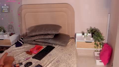 Snapshot of anamonroee chatting on 25, 9, 2025 anamonroee online show from 25, 9, 2025