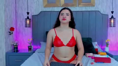 Mia online show from 21, 2, 2025