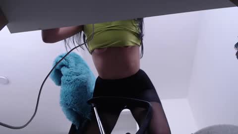 Snapshot of anddrea_ chatting on 31, 1, 2025 online show from 31, 1, 2025