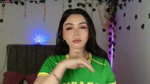 Snapshot of andra_rosse chatting on 14, 6, 2026 Andra de la Rosse online show from 14, 6, 2026