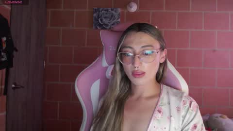 Andrea  online show from 11, 10, 2025