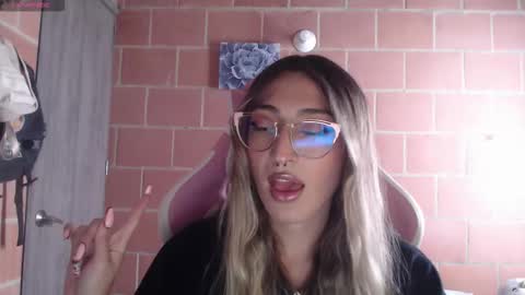 Andrea  online show from 3, 2, 2026