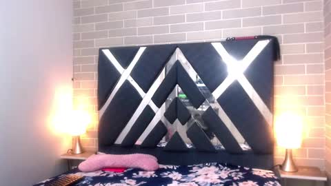 Snapshot of andrea_gill_ chatting on 2, 2, 2025 Andres Gil online show from 2, 2, 2025