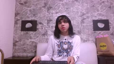 Snapshot of andrea_gill_ chatting on 25, 10, 2025 Andres Gil online show from 25, 10, 2025