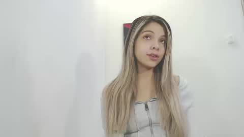Snapshot of andreau_19 chatting on 11, 9, 2025 andreau 19 online show from 11, 9, 2025
