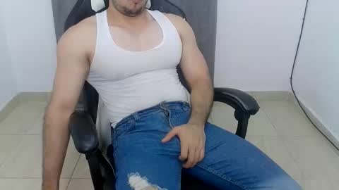 andres180950734 online show from 15, 10, 2025