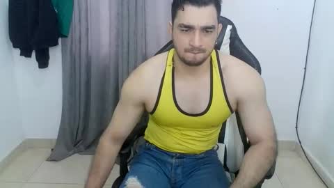 Snapshot of andres180950734 chatting on 5, 6, 2026 andres180950734 online show from 5, 6, 2026