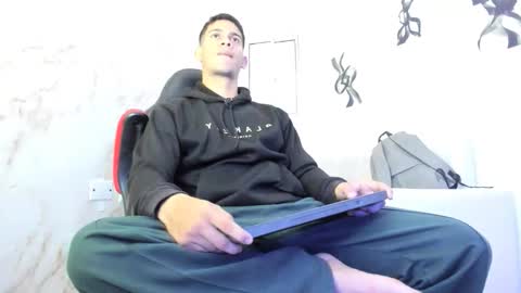 Snapshot of andres_stud777 chatting on 5, 10, 2025 ANDRES online show from 5, 10, 2025