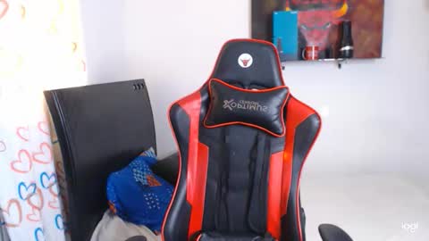 Andres white online show from 5, 11, 2025