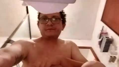 Snapshot of andresfloga chatting on 5, 7, 2026 andresfloga online show from 5, 7, 2026