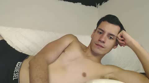 Snapshot of andrestorres0 chatting on 10, 11, 2025 Andres Torres online show from 10, 11, 2025