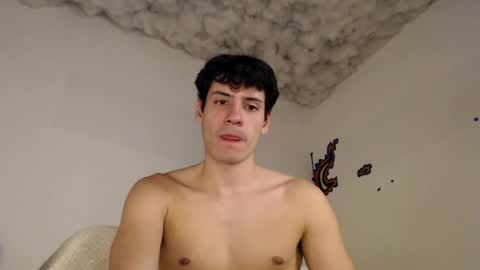 Snapshot of andrestorres0 chatting on 13, 7, 2026 Andres Torres online show from 13, 7, 2026