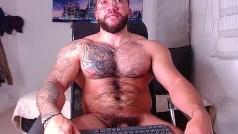 Snapshot of andrew_holden__ chatting on 3, 10, 2025 andrew_holden__ online show from 3, 10, 2025