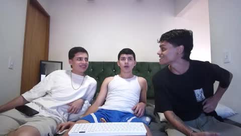 Snapshot of andrew_restrepo chatting on 13, 10, 2025 andrew restrepo online show from 13, 10, 2025